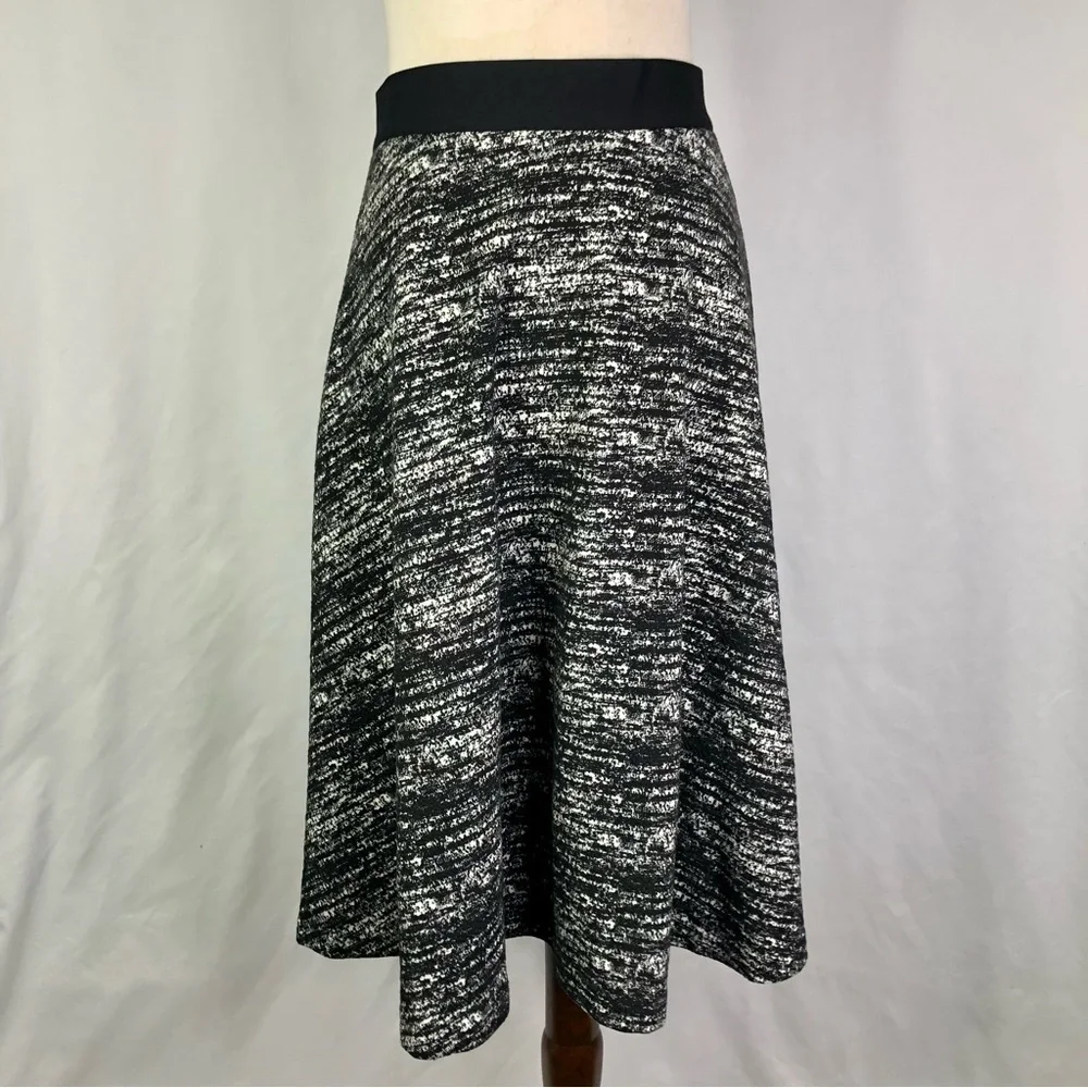 NWT Banana Republic full skirt thick knit black white 14